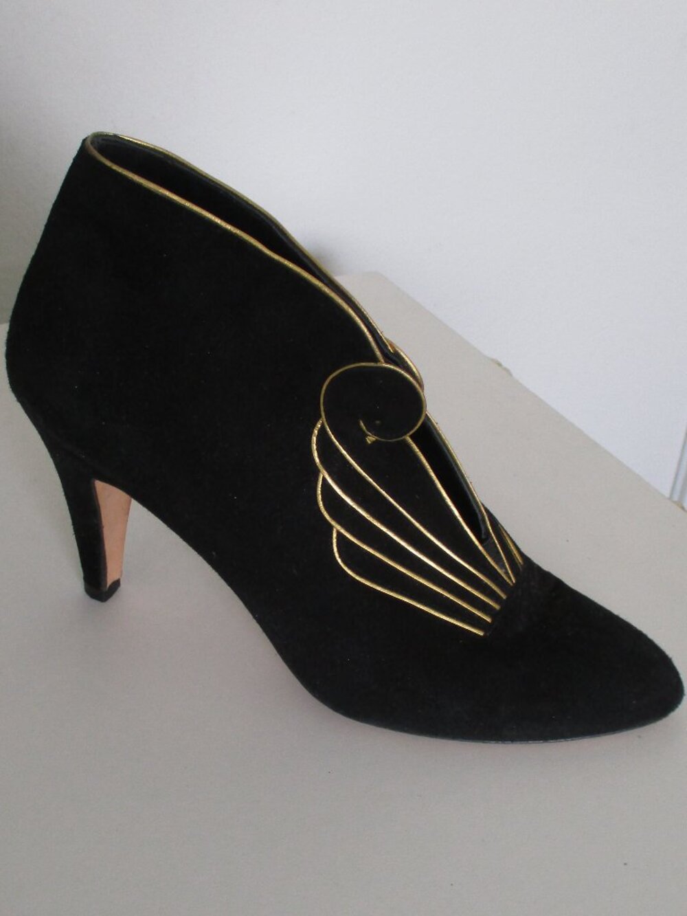 te' casan Ltd. Ed. 12/60 Womens Dressy Black Suede Ankle Bootie - Size 39 EUR